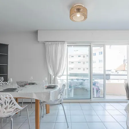 Apartment Centre 200 M De La *
