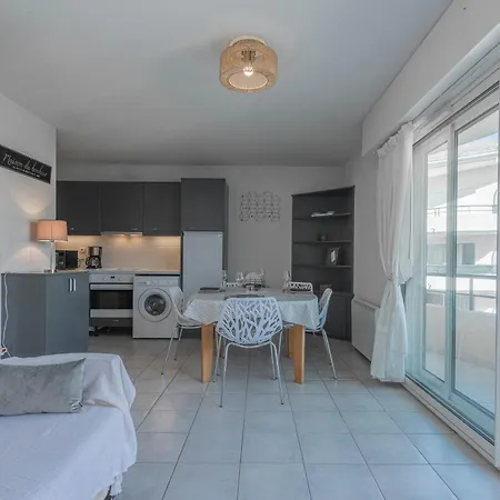 Apartment Centre 200 M De La *